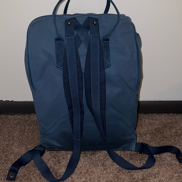 💙 Fjallraven Backpack 💙 - Picture 3 of 8
